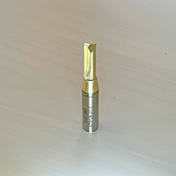 ПРАВО ГЛОДАЛО СО КАРБИДНИ 2 СЕЧИЛА И ЗАШТИТНА ОБЛОГА (12*8*26 2T C)