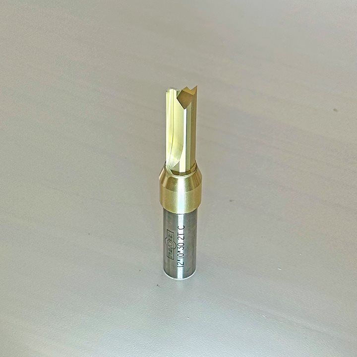 ПРАВО ГЛОДАЛО СО КАРБИДНИ 2 СЕЧИЛА И ЗАШТИТНА ОБЛОГА (12*10*30 2T C)