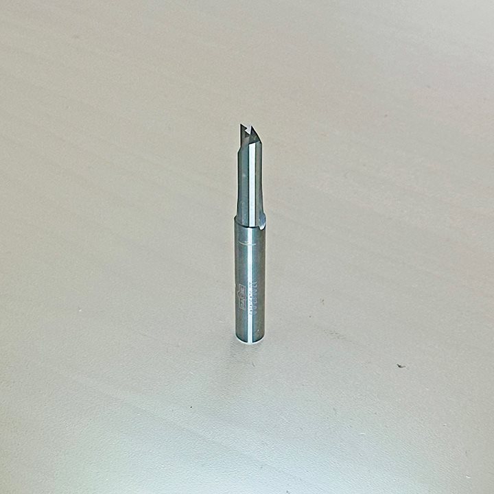 KARBIDNO PRAVO GLODALO SA 2 SEČIVA (8×8×25×70 2T)