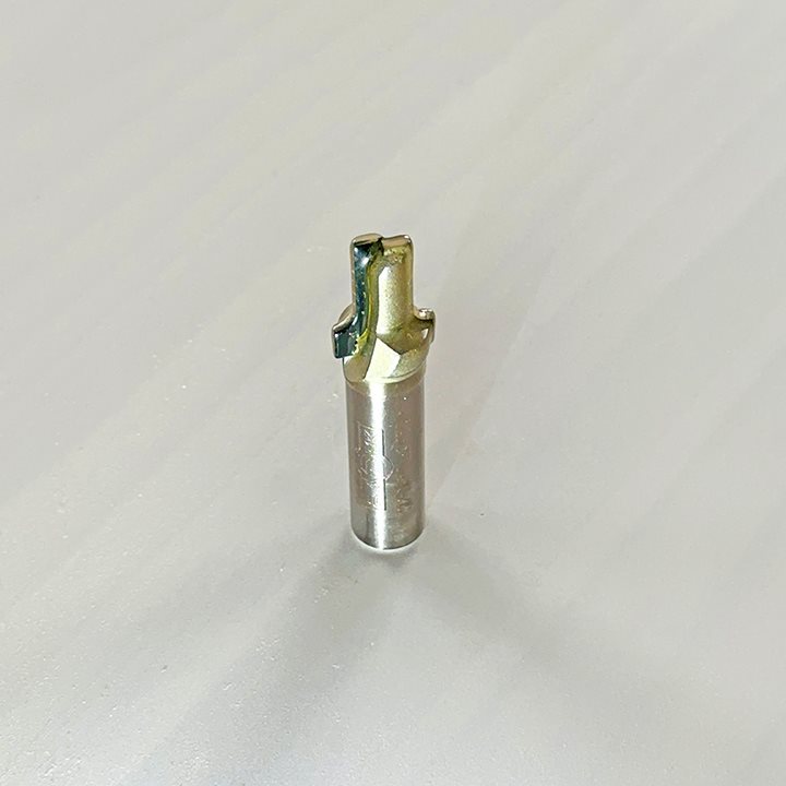 PROFILNO GLODALO SA DIJAMANTSKIM SEČIVIMA (S12*D15*L62)