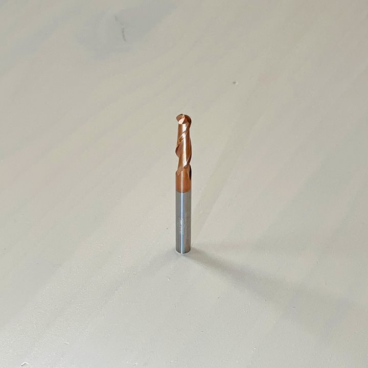 СПИРАЛНО КАРБИДНО ГЛОДАЛО СО КУГЛЕСТ ВРВ И ЗАШТИТНА ОБЛОГА (6*6*22*63 2T R3)