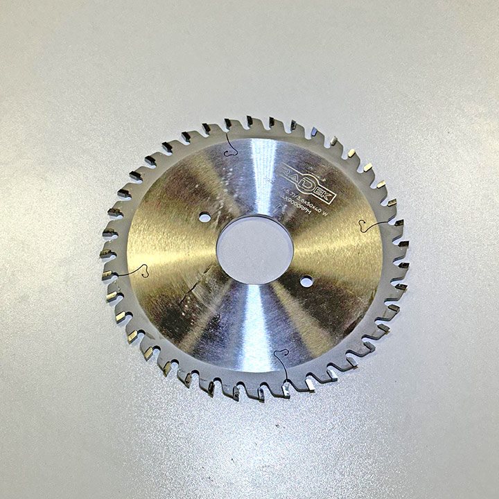 ПРЕДРЕЗАЧ СО КАРБИДНИ СЕЧИЛА ЗА ЦНЦ КРОЈАЧ 200*50*4.7-5.7*40T W