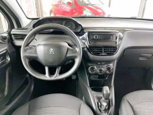 Peugeot 208 1.6 BLUEHDI Affaire 2015 год.