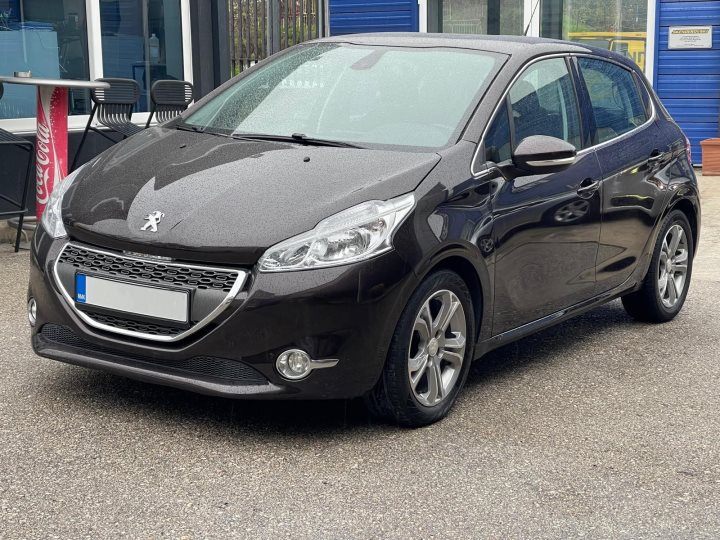 Peugeot 208 1.6 e-HDI 2012