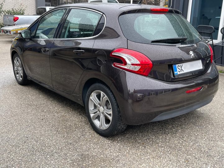 Peugeot 208 1.6 e-HDI 2012