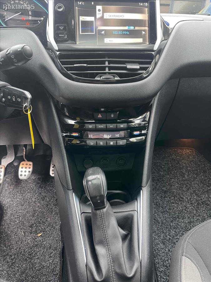 Peugeot 208 1.6e-HDI 90.000km FELINE Model