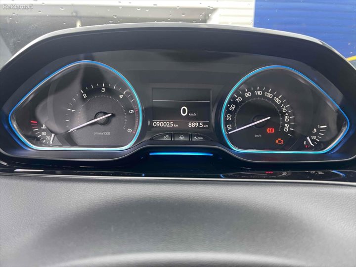 Peugeot 208 1.6e-HDI 90.000km FELINE Model