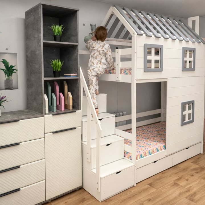 Jan - house bed