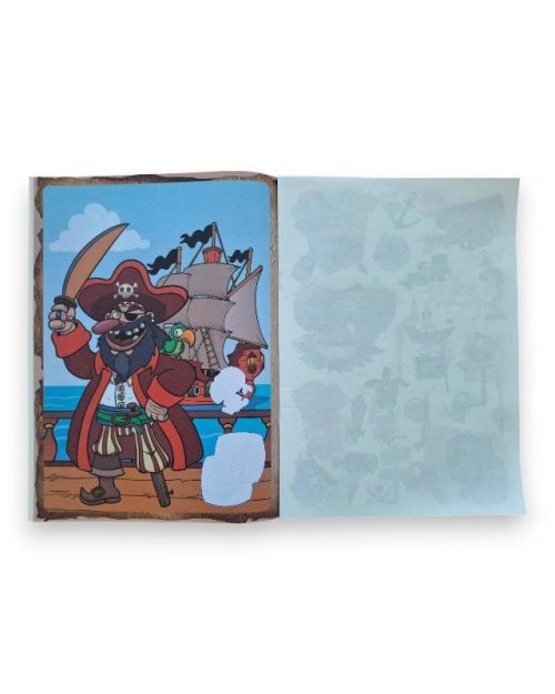 ПИРАТИ ЗАБАВА СО БОЕЊЕ И НАЛЕПНИЦИ